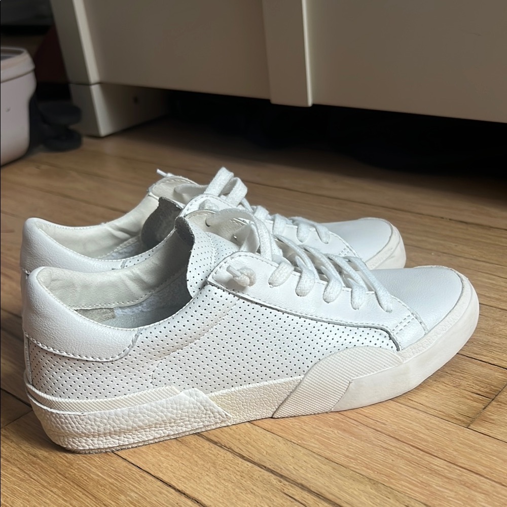 Dolce Vita White Sneakers Low-Top - Picture 2 of 5